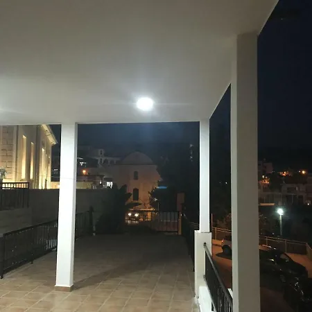 Imperial - Center Apartment Peyia
